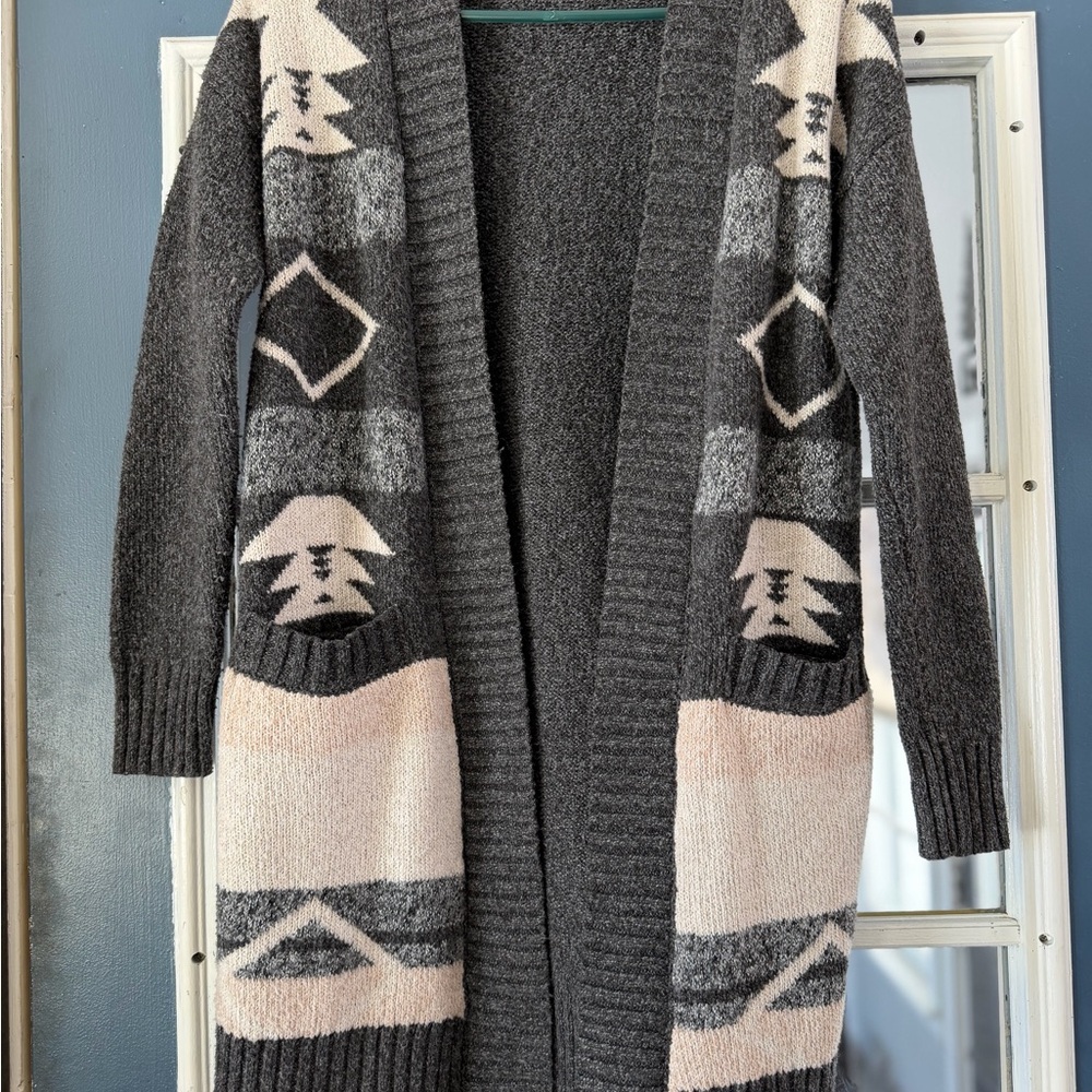 Maurices Gray and Cream Patterned Cardigan